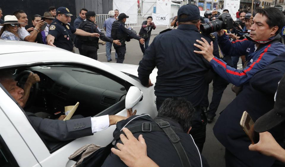 FOTOS | AMLO provoca caos y euforia por donde pasa