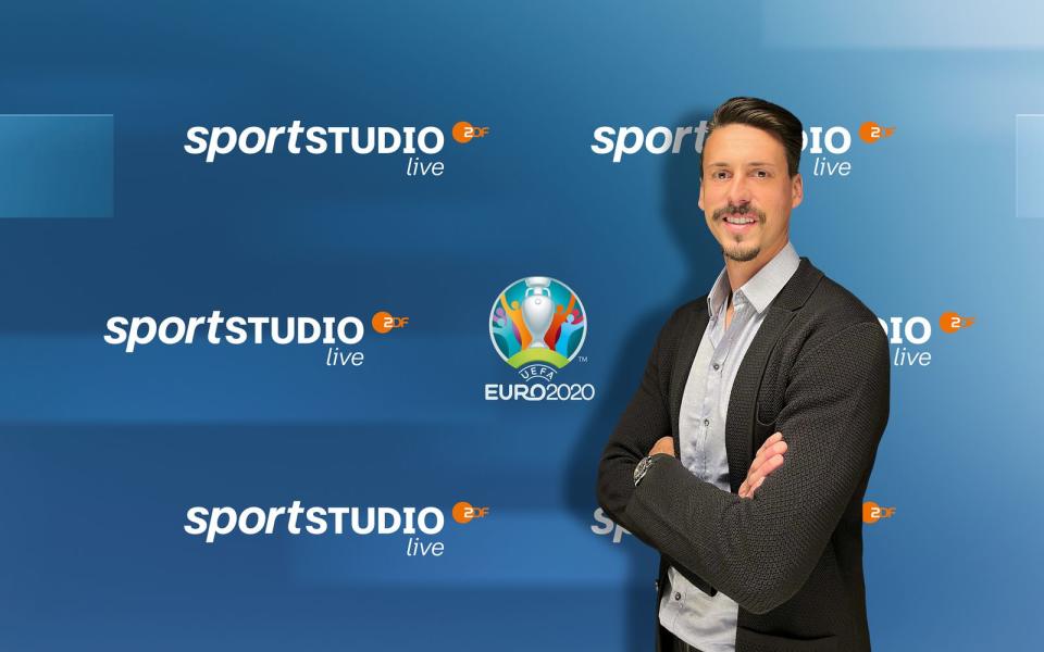 Während der Fußball-Europameisterschaft 2021 ist Sandro Wagner als Experte und Co-Kommentator beim ZDFsportstudio tätig. (Bild: ZDF / [F] Franziska Müllers / [M] Dirk Staudt. )