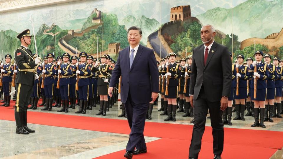 Chinese President Xi Jinping and Maldivian President Mohamed Muizzu attend a welcome ceremony at the Great Hall of the People in Beijing, China 10 January 2024.