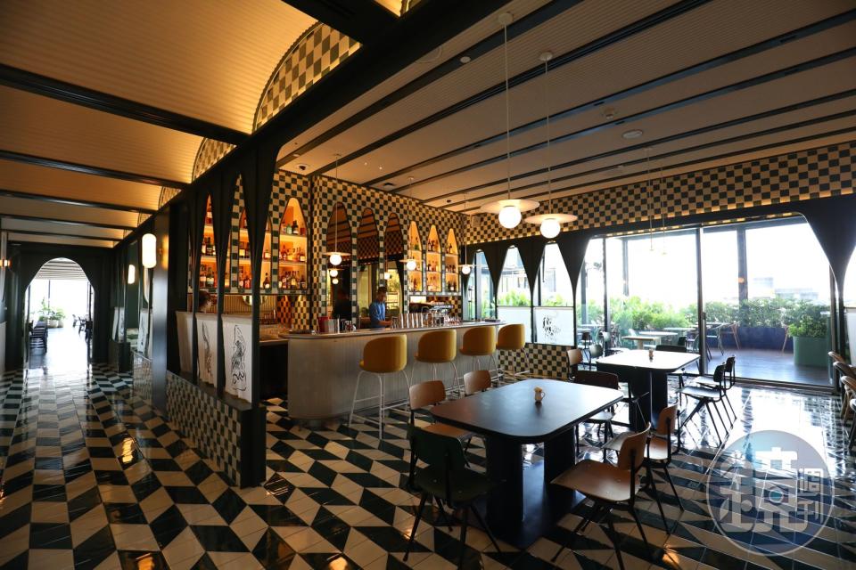 全天候餐廳「The Parlour」提供早餐服務，同時也是時髦的交誼廳與休憩空間。