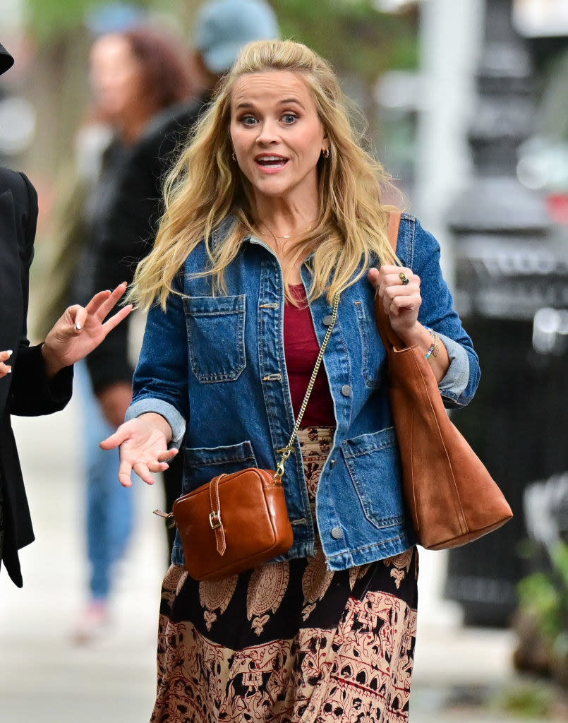 Reese Witherspoon walking down the street