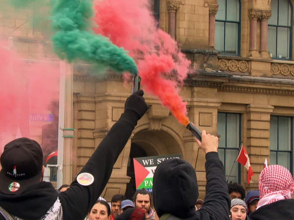 Police are investigating allegations of hate speech used at a pro-Palestinian rally in downtown Ottawa on Saturday. (Radio-Canada/Maxim Saavedra-Ducharmes - image credit)