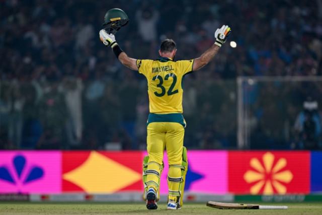 Maxwell's fastest World Cup ton fires Australia to 399-8 against Dutch