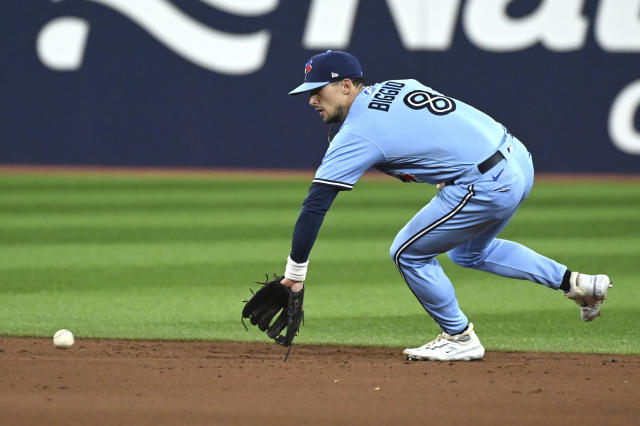 Blue Jays spoil rookie's no-hit bid, beat Mariners 1-0 in 10