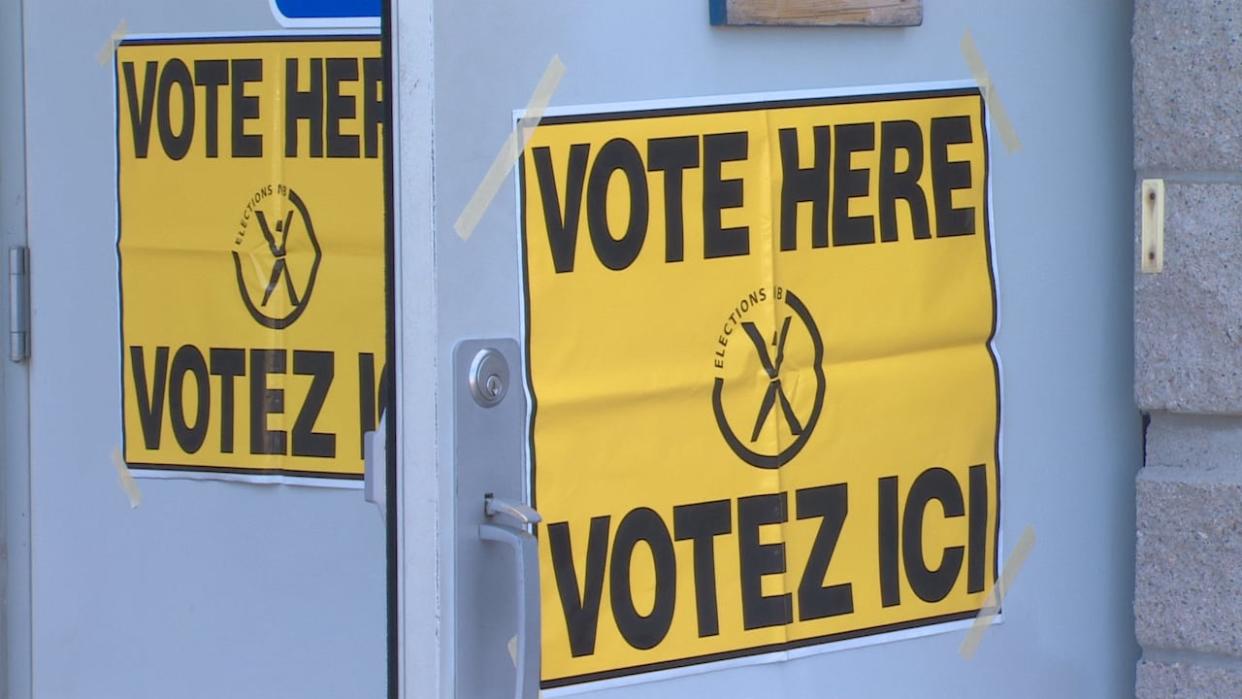There are four advance voting days in the mayoral election. Options to vote early begin May 24 from noon until 8 p.m., but only in one location. More options open May 25 and June 1-2. (CBC - image credit)