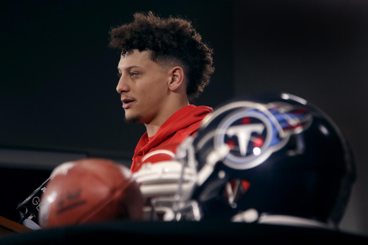 Will we ever hate Patrick Mahomes and the Chiefs? Their title defense  starts vs. Texans on Yahoo Sports app