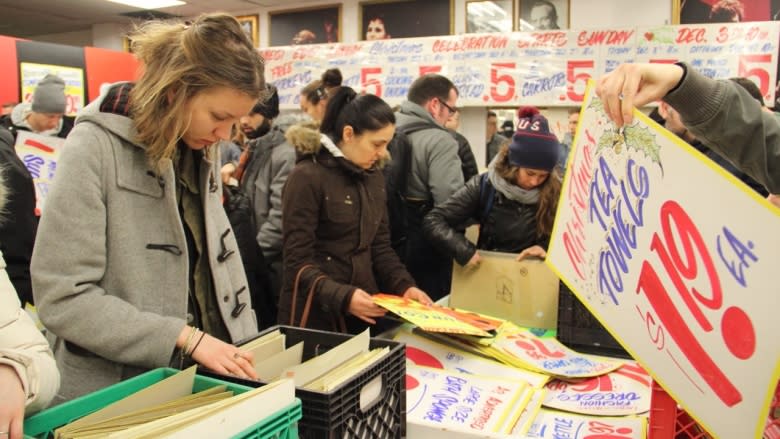 'Don't just stand there!': Honest Ed's hosting final sign sale