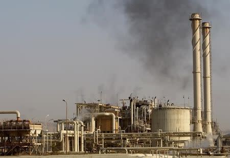 A view of Baiji oil refinery, 180km (112 miles) north of Baghdad, January 22, 2009. REUTERS/ Thaier al-Sudani/Files