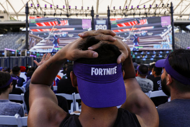 Sony is finally allowing 'Fortnite' PS4 cross-play with Xbox One and Switch