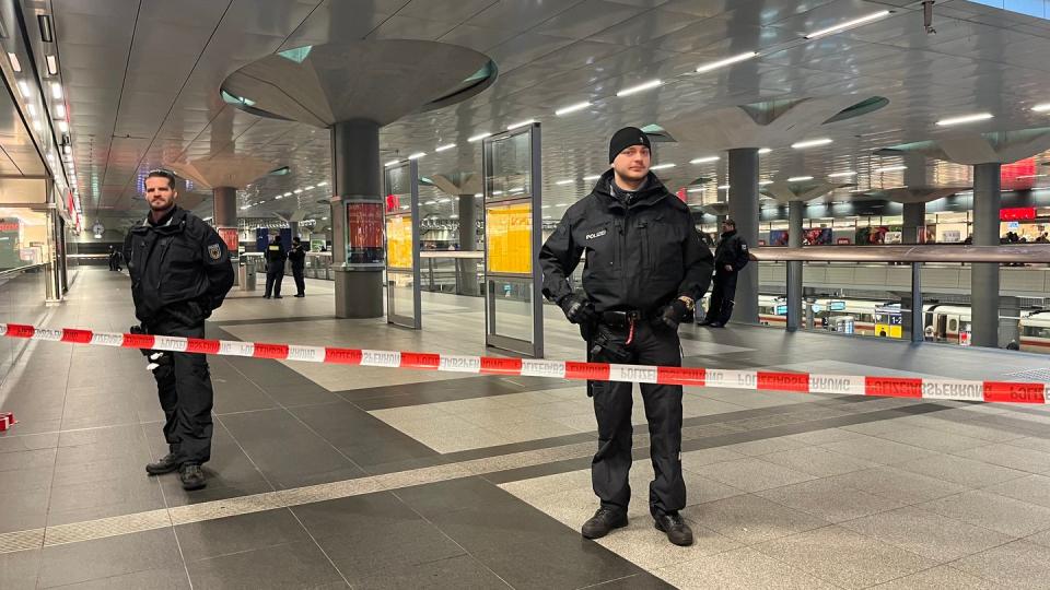 Bei einem Polizeieinsatz im Berliner Hauptbahnhof fielen Schüsse. (Bild: dpa)