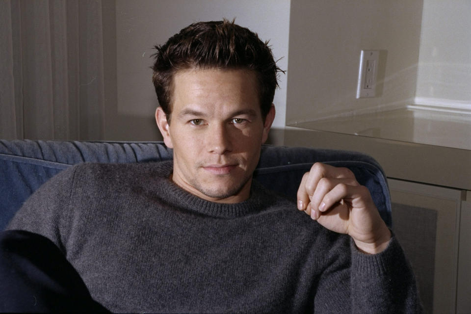 ESTADOS UNIDOS - 7 DE ABRIL: Actor Mark Wahlberg en su habitación del Hotel Regency. (Foto de Pat Carroll/NY Daily News Archive vía Getty Images)