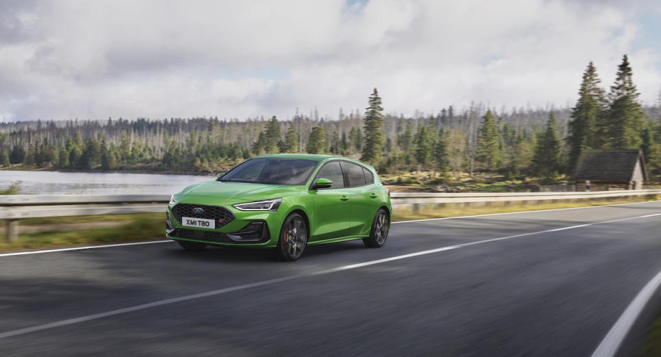 2021_FORD_FOCUS_ST_OUTDOOR_02.jpg