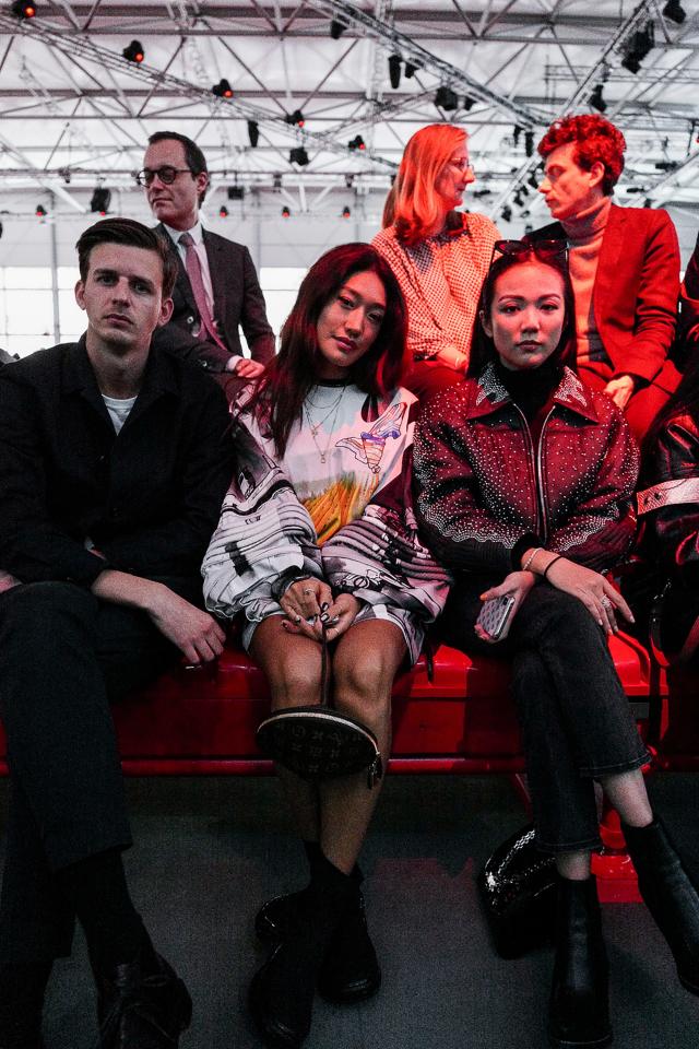 In Classic DJ Fashion, Peggy Gou Swapped Out Heels for Sneakers at the  Louis Vuitton Show