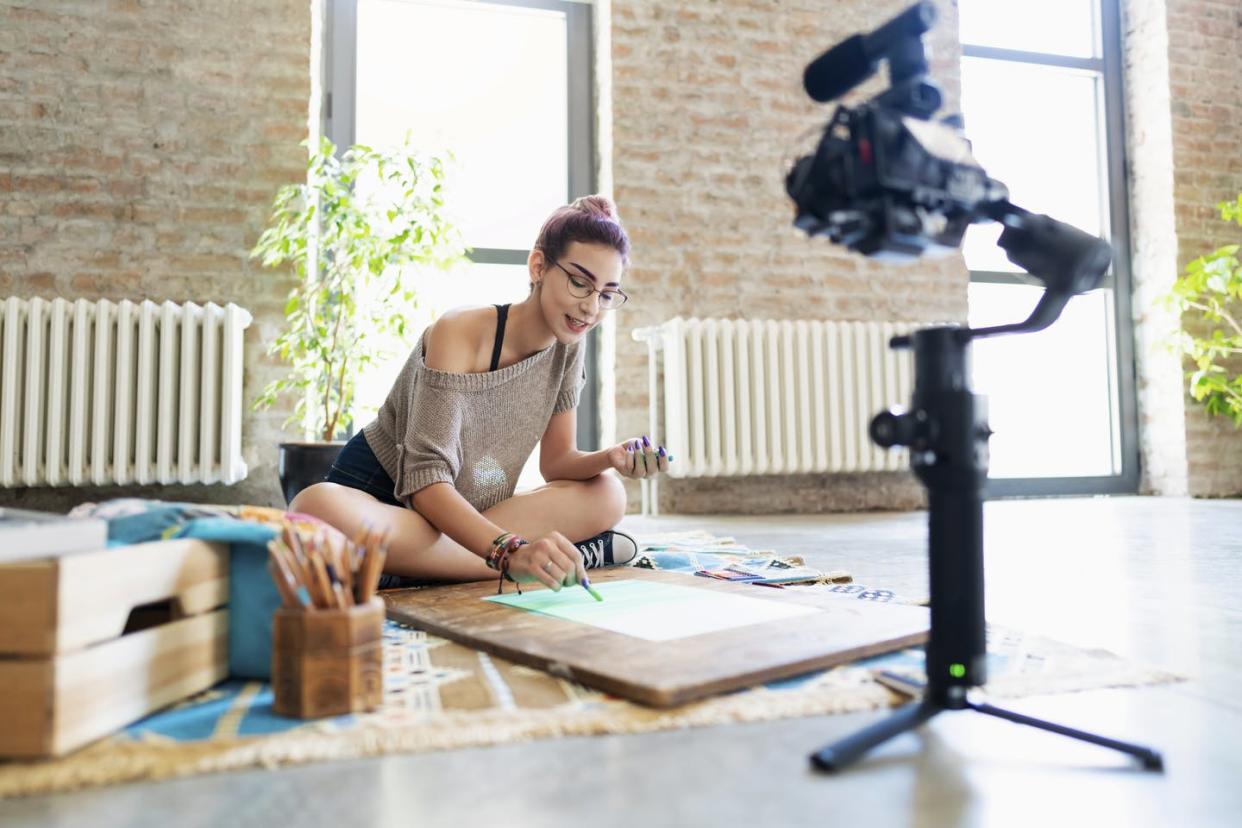 <span class="caption">An entrepreneurial mindset can help arts and humanities majors succeed in the gig economy.</span> <span class="attribution"><a class="link " href="https://www.gettyimages.com/detail/photo/afro-female-fine-artists-drawing-in-studio-royalty-free-image/1155361135" rel="nofollow noopener" target="_blank" data-ylk="slk:Valentin Russanov/E+ Collection via Getty Images;elm:context_link;itc:0;sec:content-canvas">Valentin Russanov/E+ Collection via Getty Images</a></span>
