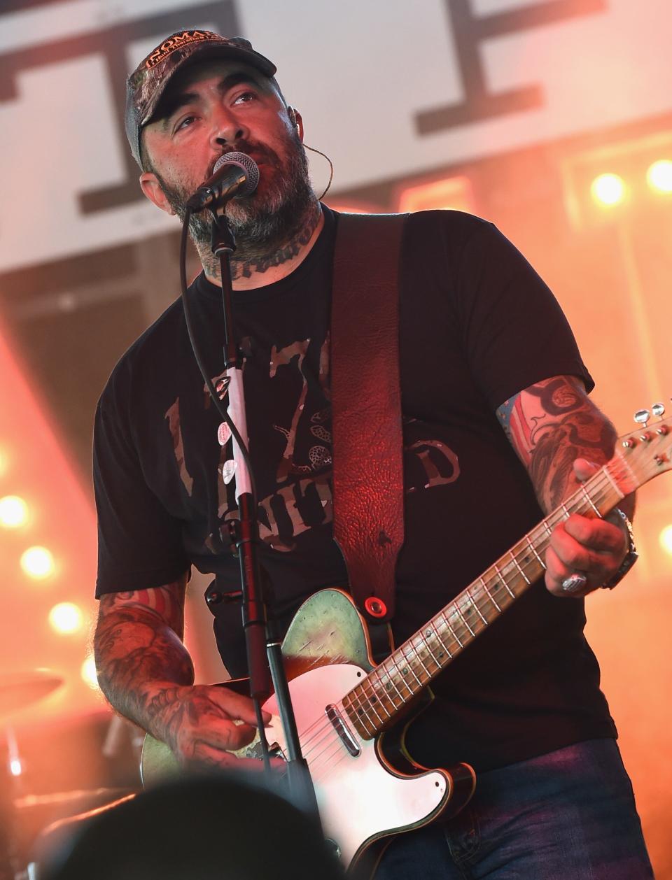 Multi-platinum Staind founder Aaron Lewis will perform live in concert Friday at the Saenger Theatre.