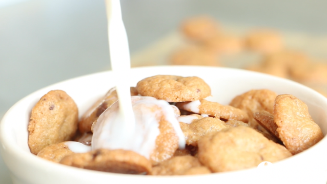 DIY Cookie Crisp Cereal