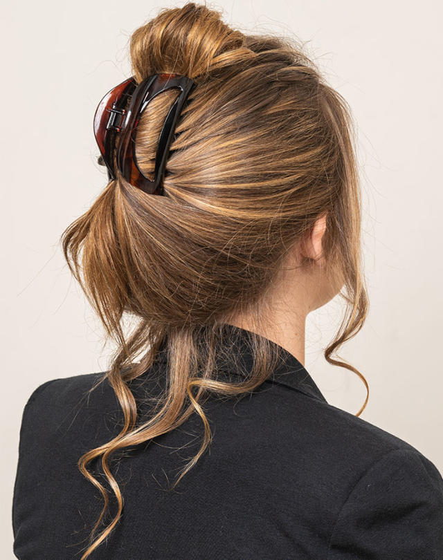 How to Wear the Hair Claw Clip Trend