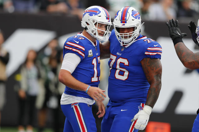 East Rutherford, United States. 15th Sep, 2019. Buffalo Bills quarterback  Josh Allen scrambles out of the pocket in the 4th quarter against the New  York Giants in week 2 of the NFL