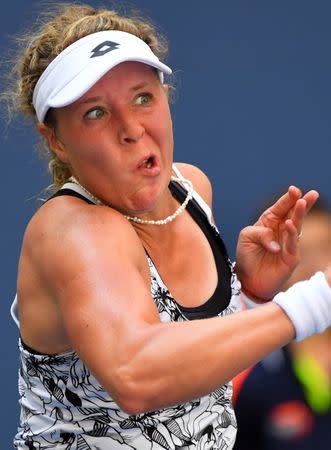 uAug 29, 2016; New York, NY, USA; Anna-Lena Friedsam of Germany hits to Roberta Vinci of Italy on day one of the 2016 U.S. Open tennis tournament at USTA Billie Jean King National Tennis Center. Mandatory Credit: Robert Deutsch-USA TODAY Sports