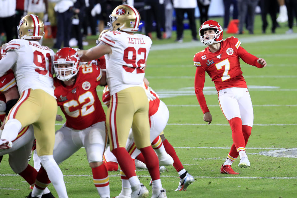 MIAMI, FLORIDA - FEBRUARY 02: Harrison Butker #7 of the Kansas City Chiefs kicks a 31-yard field goal against the San Francisco 49ers during the second quarter in Super Bowl LIV at Hard Rock Stadium on February 02, 2020 in Miami, Florida. (Photo by Andy Lyons/Getty Images)