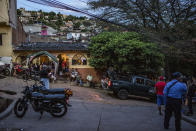 <p>Military police in a popular neighborhood during the presidential election in Tegucigalpa, capital of Honduras. (Photo: Francesca Volpi) </p>