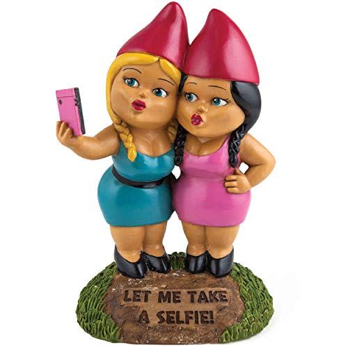 40) Selfie Sisters Garden Gnome