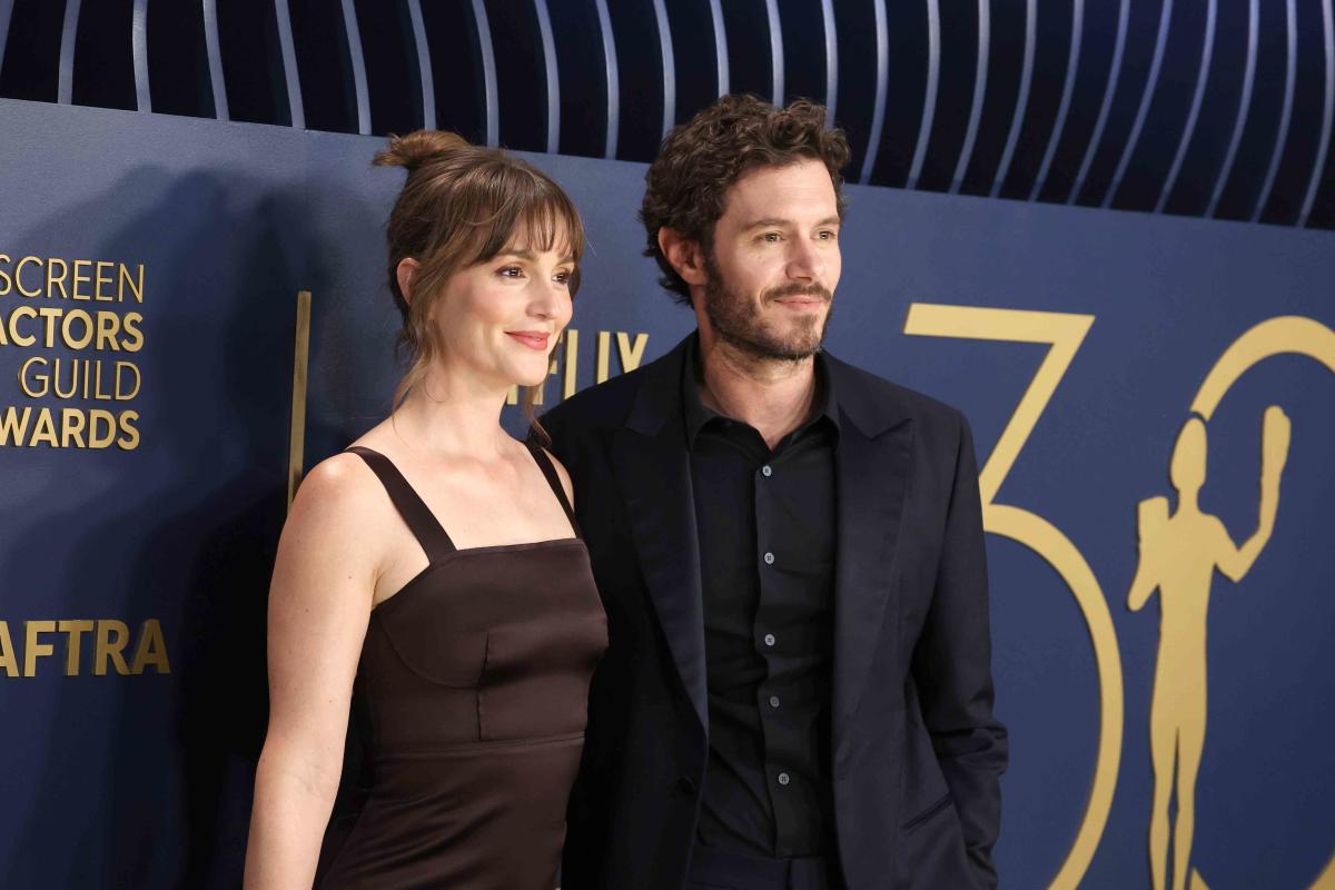 Leighton Meester and Adam Brody Turned the 2024 SAG Awards Into an