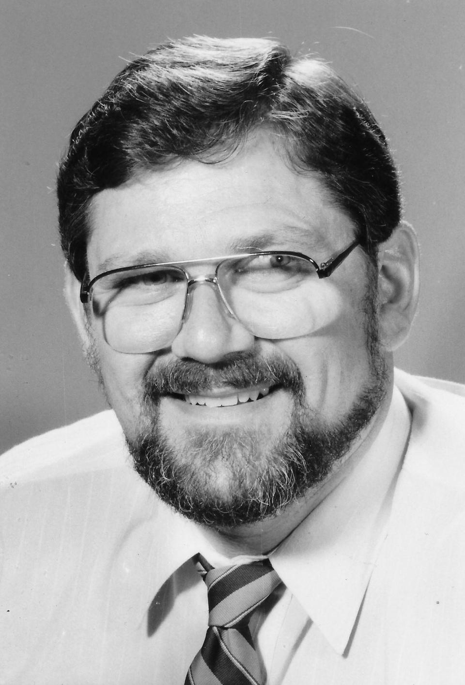 Managing Editor Timothy D. Smith left the Beacon Journal in 1986 to become a full-time professor at Kent State University.