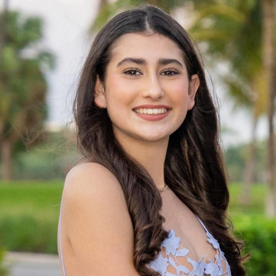 Ella Riley Adler, de 15 años, murió en un accidente de barco con fuga frente a Key Biscayne, Florida, el sábado 11 de mayo de 2024. Templo Beth Sholom