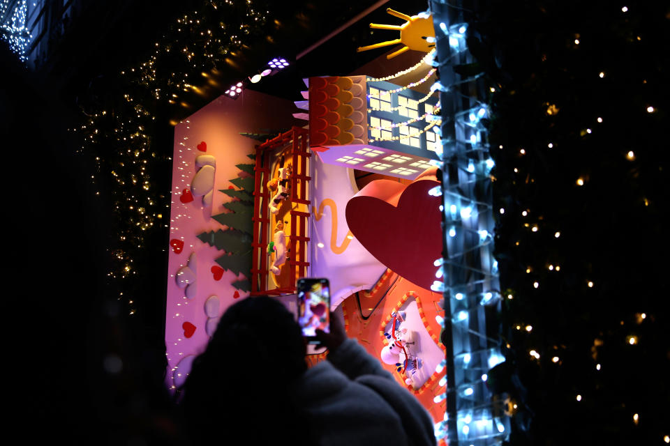 A Saks Fifth Avenue holiday window. - Credit: Lexie Moreland/WWD