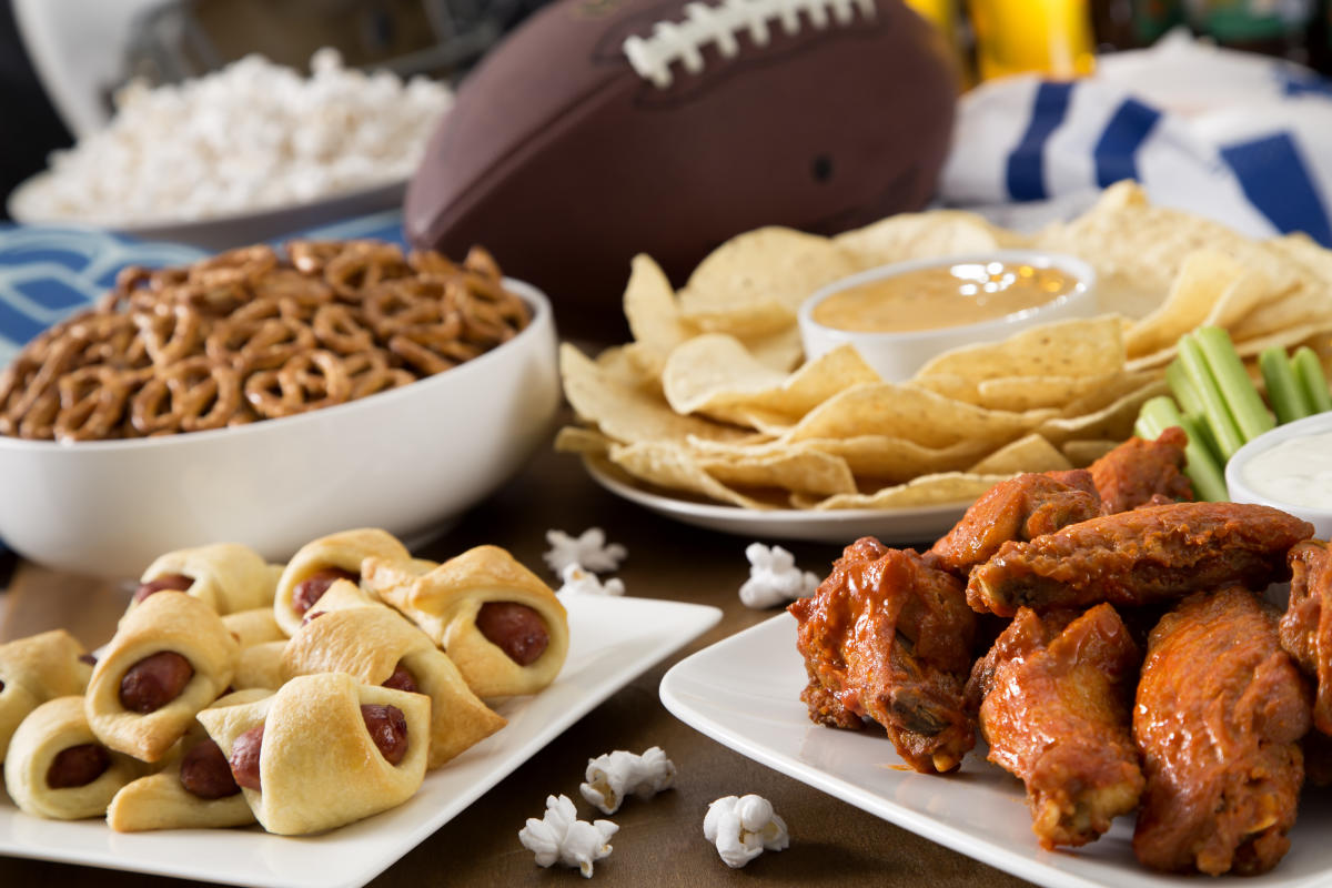 Super Bowl 2016: Sales Strong for Beer, Wings, TVs, Pizza