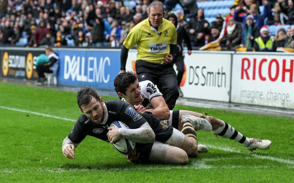 Elliot Daly goes over to score Wasps' second try - CameraSport