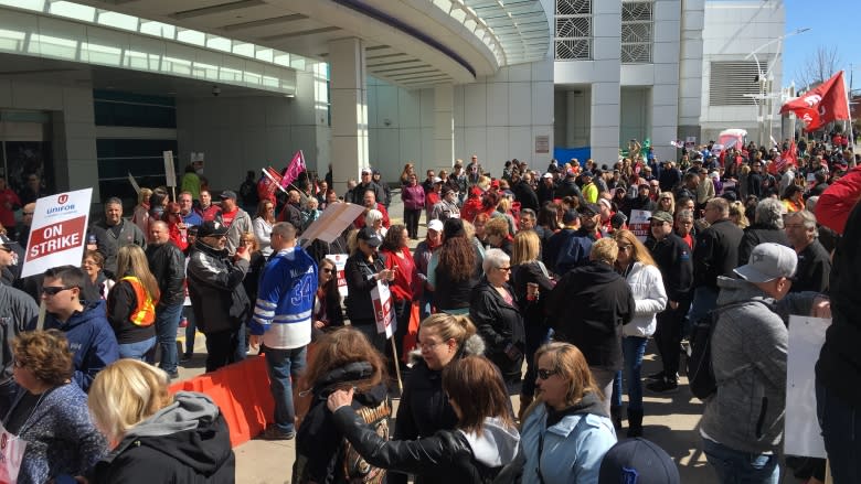 Union rally shows support for striking casino workers