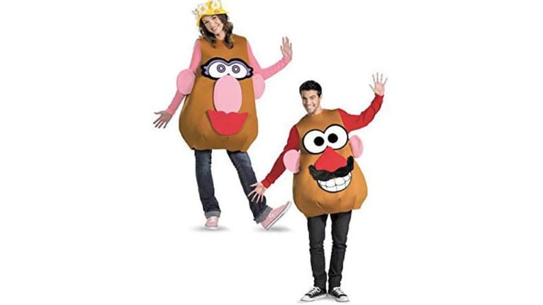 Carb up your night with these cool potato-couple costumes.