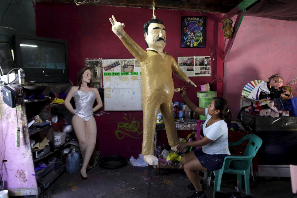 Piñata inspirada en el Chapo Guzmán, en Reynosa, el 21 de julio de 2015. REUTERS/Daniel Becerril