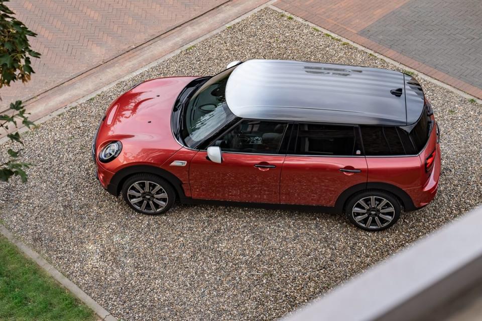 P90474452_highRes_mini-cooper-s-clubma.jpg