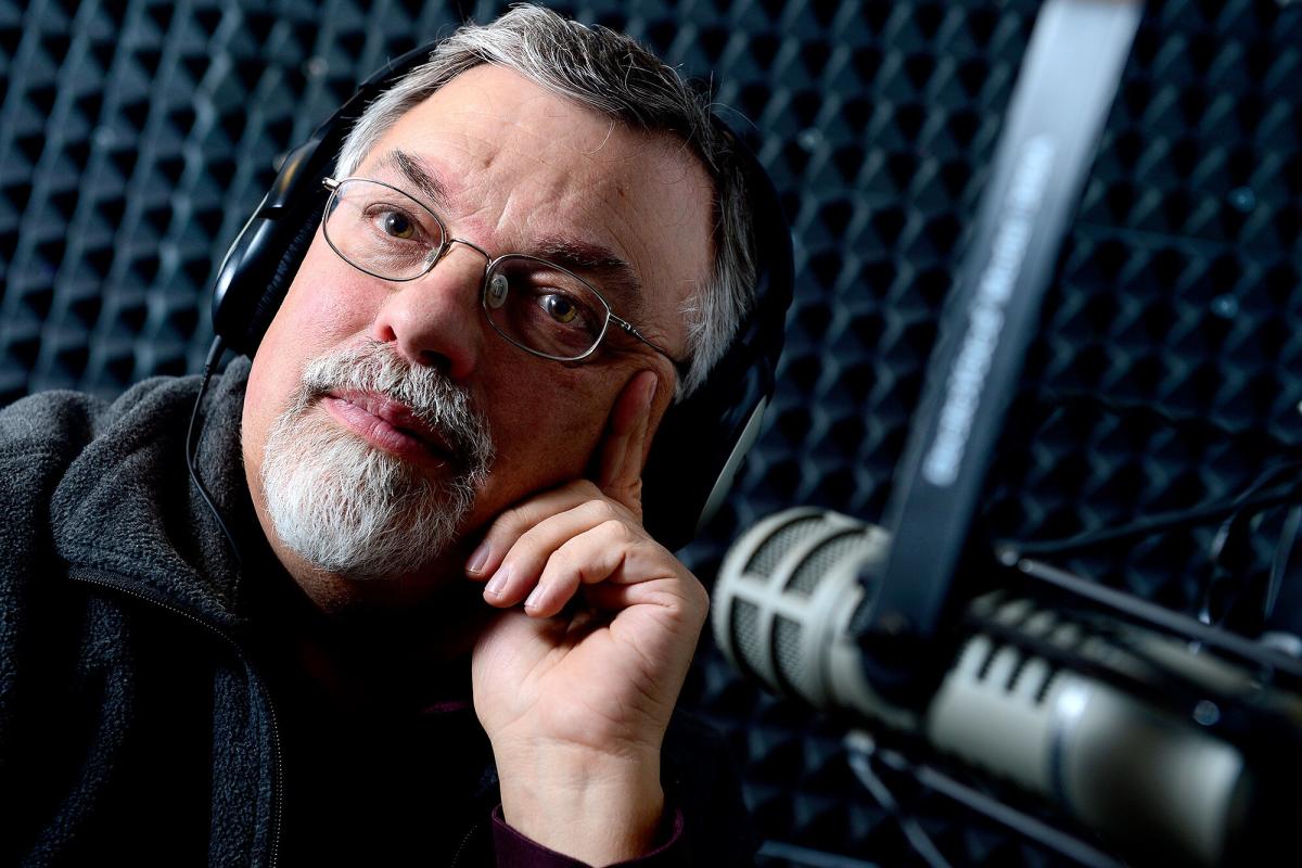 Conservative radio host who fought COVID restrictions and vaccines dies of virus at 62