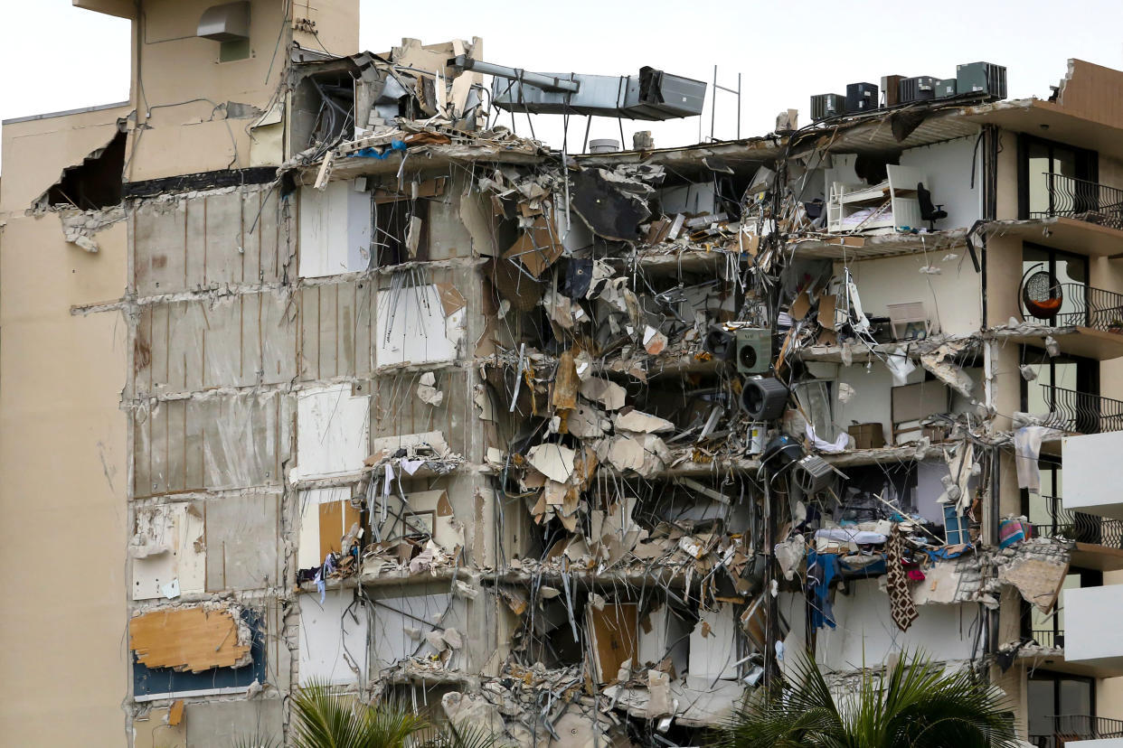 Image: Miami area building collapse (Eva Marie Uzcategui / AFP - Getty Images)