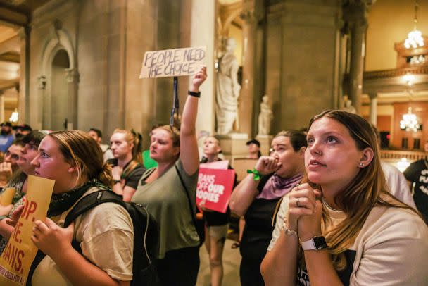 PHOTO: Abortion rights activists react after the Indiana Senate votes to ban abortion, inside the Indiana State house during a special session in Indianapolis, Aug. 5, 2022.  (SOPA Images/LightRocket via Getty Images)