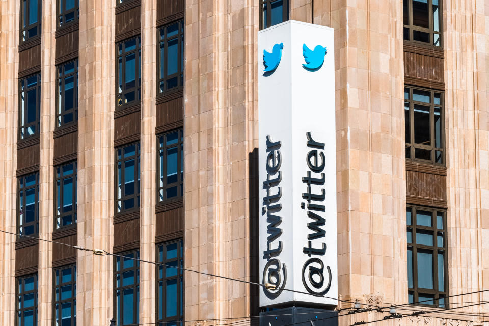 Se calcula que alrededor de la mitad de la plantilla de Twitter ha sido despedida o ha renunciado a su puesto de trabajo. (Foto: Getty Images)