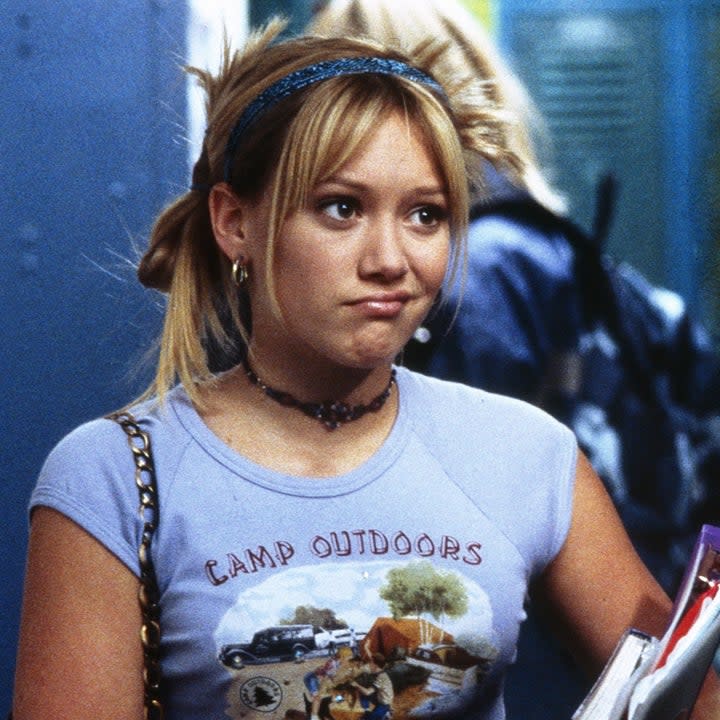 Hilary Duff acting as a teenager