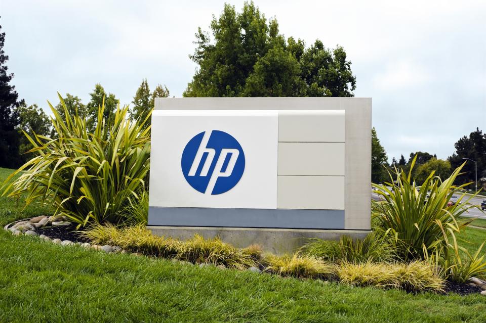 An HP sign.