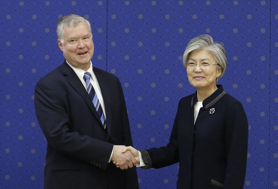 South Korean Foreign Minister Kang Kyung-wha, right, shakes hands with U.S. special representative for North Korea Stephen Biegun during a meeting to discuss North Korea nuclear issues at the Foreign Ministry in Seoul, South Korea, Monday, Oct. 29, 2018. (AP Photo/Ahn Young-joon, Pool)