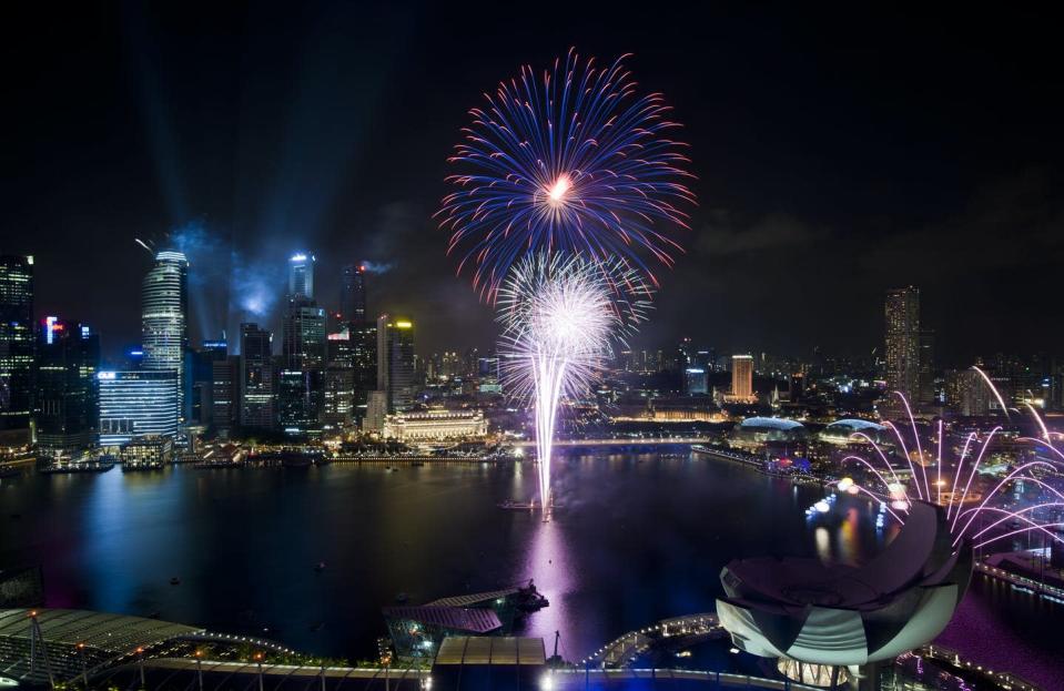 <span class="caption">Colors, sparks, booms and whistles all require different pyrotechnic recipes.</span> <span class="attribution"><a class="link rapid-noclick-resp" href="https://commons.wikimedia.org/wiki/File:1_singapore_national_day_parade_2011_fireworks.jpg#/media/File:1_singapore_national_day_parade_2011_fireworks.jpg" rel="nofollow noopener" target="_blank" data-ylk="slk:chensiyuan/WikimediaCommons">chensiyuan/WikimediaCommons</a>, <a class="link rapid-noclick-resp" href="http://creativecommons.org/licenses/by-sa/4.0/" rel="nofollow noopener" target="_blank" data-ylk="slk:CC BY-SA">CC BY-SA</a></span>