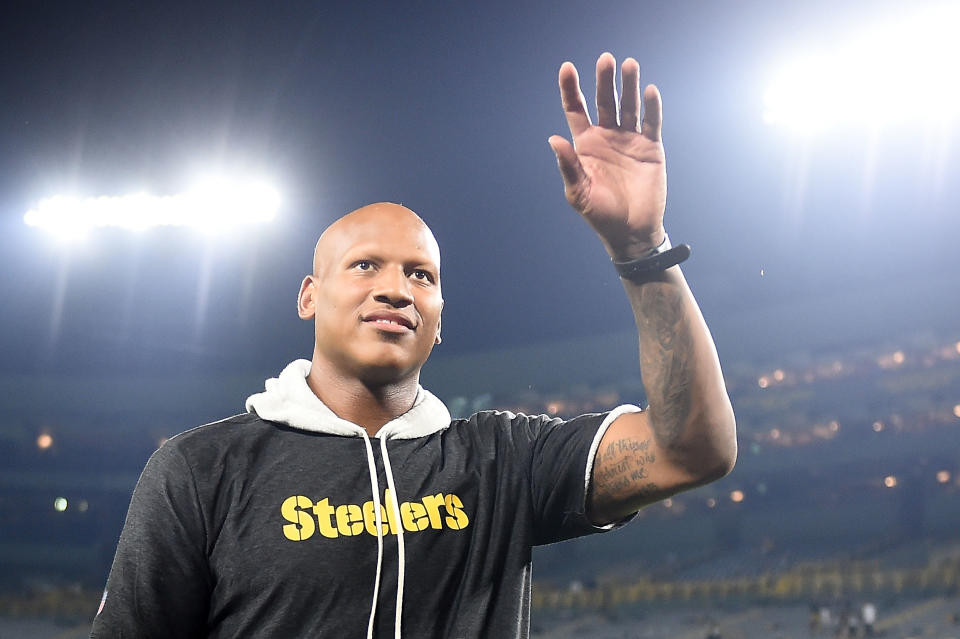 GREEN BAY, WI - AUGUST 16:  Ryan Shazier #50 of the Pittsburgh Steelers walks off the field following a preseason game against the Green Bay Packers at Lambeau Field on August 16, 2018 in Green Bay, Wisconsin.  (Photo by Stacy Revere/Getty Images)