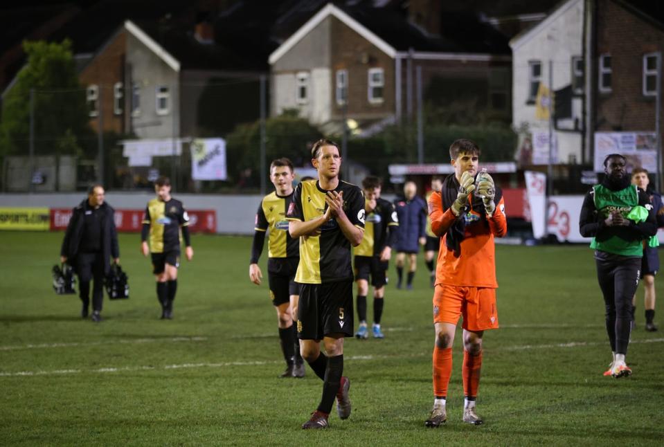 Marine players clapped the fans who watched from gardens surrounding the grounds to the Covid-19 restrictions (Getty Images)