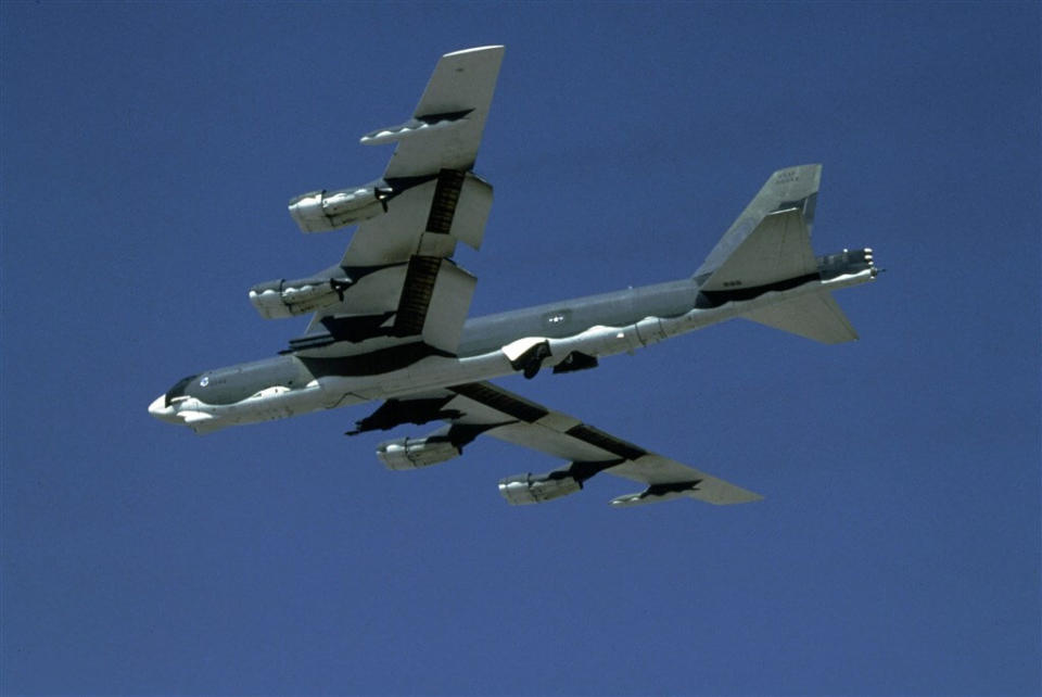 澳洲媒體稱美國正準備在澳洲北部部署多達6架可攜帶核子武器的B-52戰略轟炸機。圖為B-52同機型軍機。   圖：翻攝美軍網頁