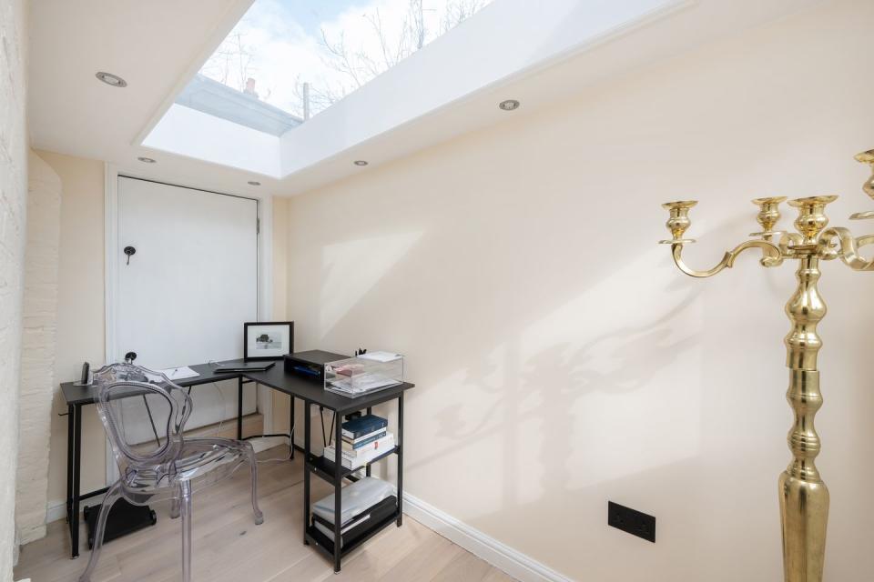 cottage for sale in hampstead village