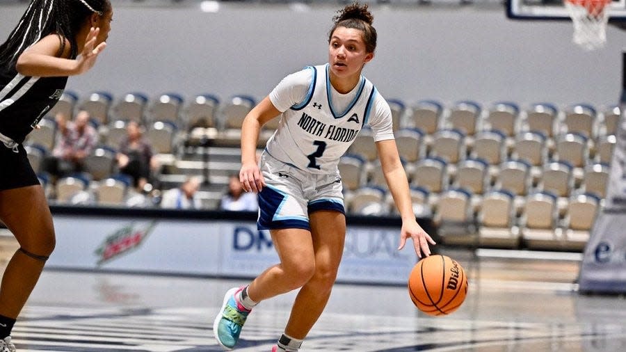 University of North Florida freshman guard Alexa Washington scored 16 points in the fourth quarter of Saturday's double overtime game against Lipscomb.