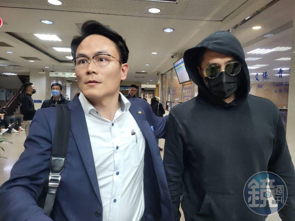 「夜店大亨」夏天浩（右）住處被警方搜出毒品，被依毒品罪嫌移送北檢。